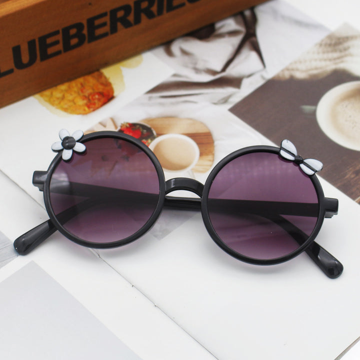 Ladies sunglasses with playful floral accents Stornfield