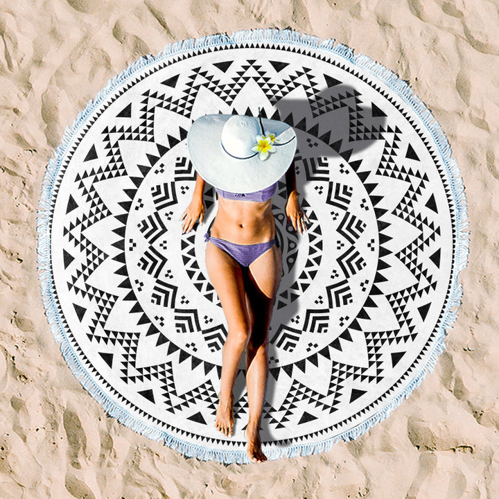 Round beach towel with tropical palm pattern Stornfield