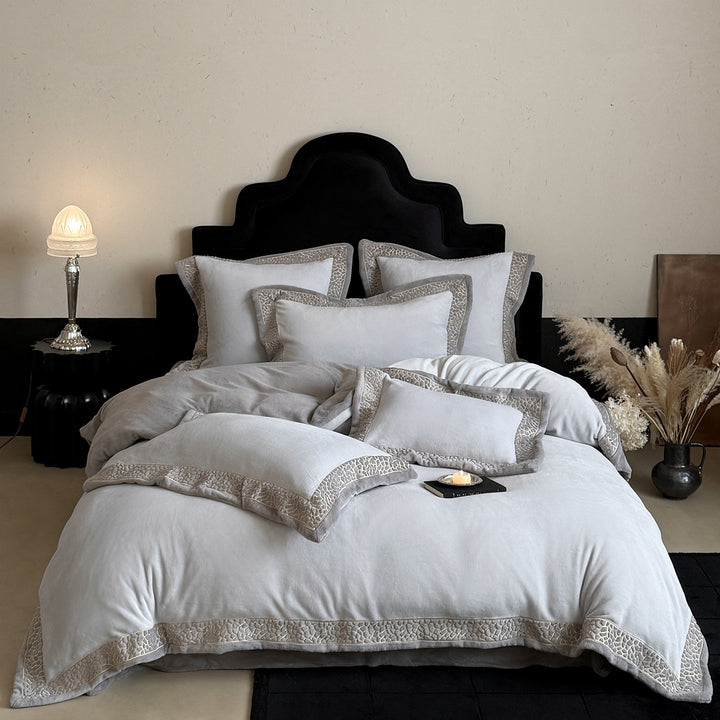 Noble bed set made of cotton-linen blend with embossed border appliqué