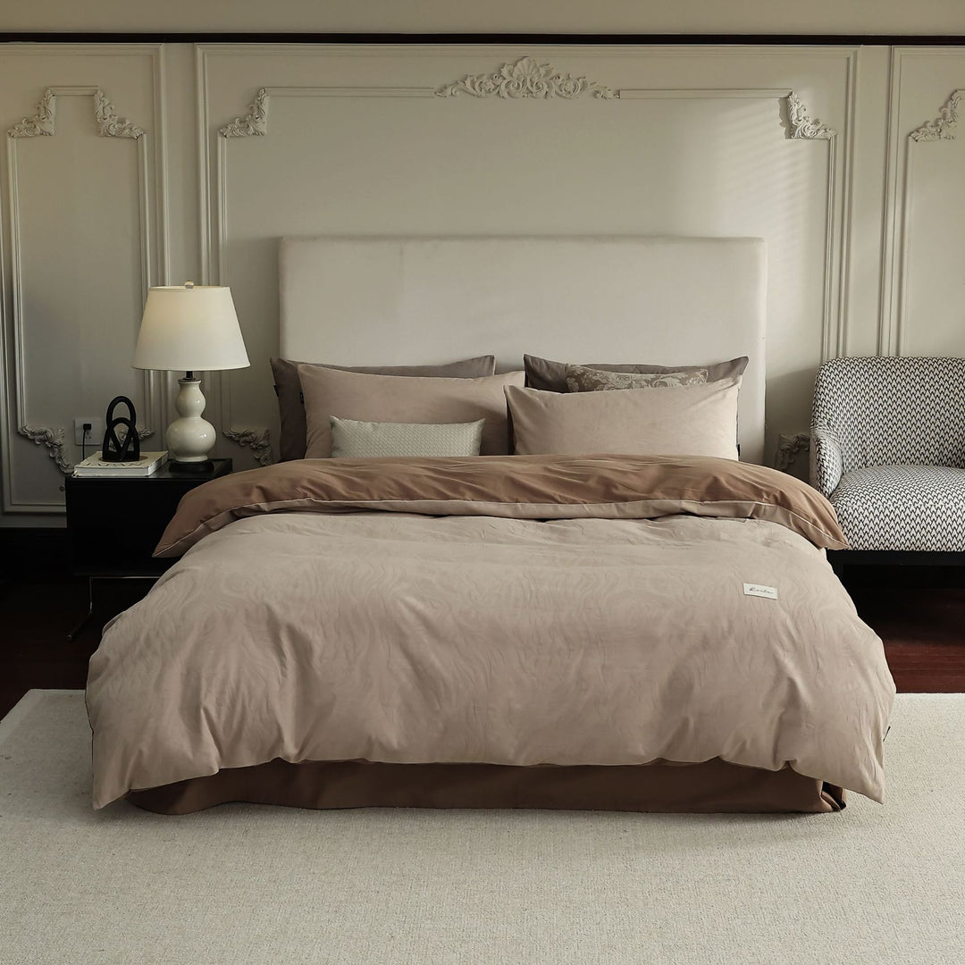 Luxurious year-round bedding set made from skin-friendly cotton blend with subtle wave texture and concealed hotel closure