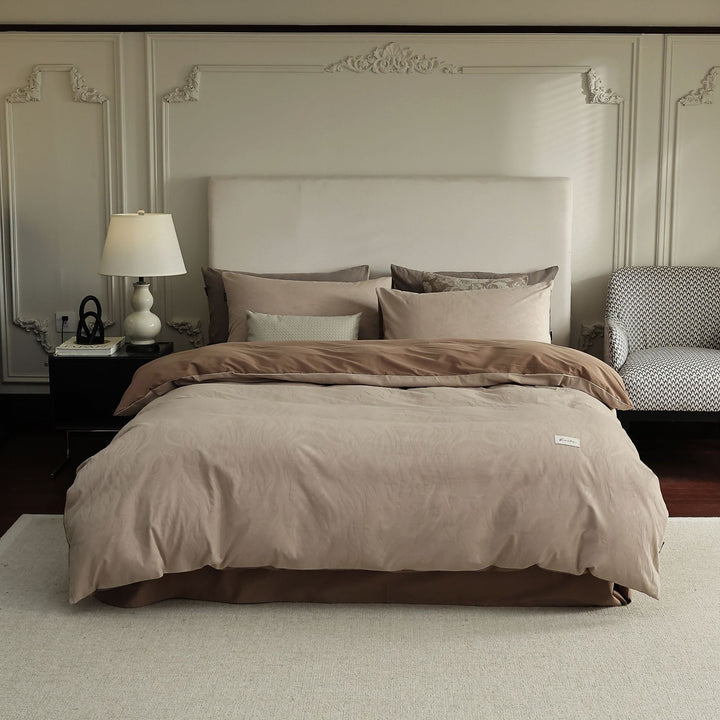 Luxurious year-round bedding set made from skin-friendly cotton blend with subtle wave texture and concealed hotel closure