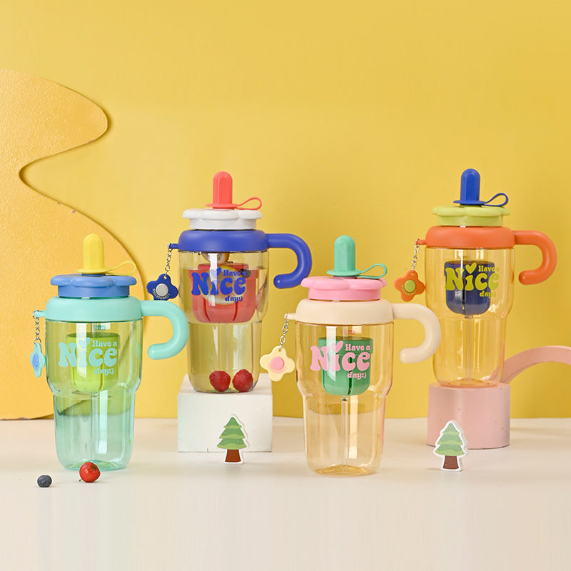 Unisex drinking cup with integrated straw and spill protection Stornfield