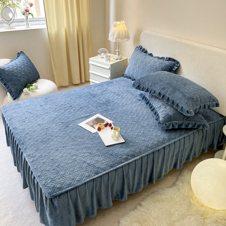 Textured Ruffled Bedspread