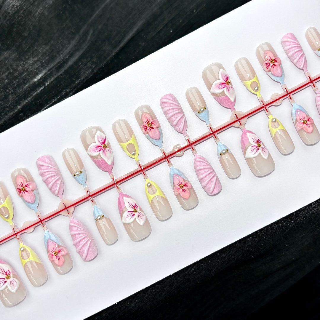 Elegant Polka Dot and Lace Press-On Nail Set