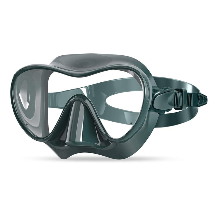 Diving mask with flexible silicone edge and clear field of vision Stornfield