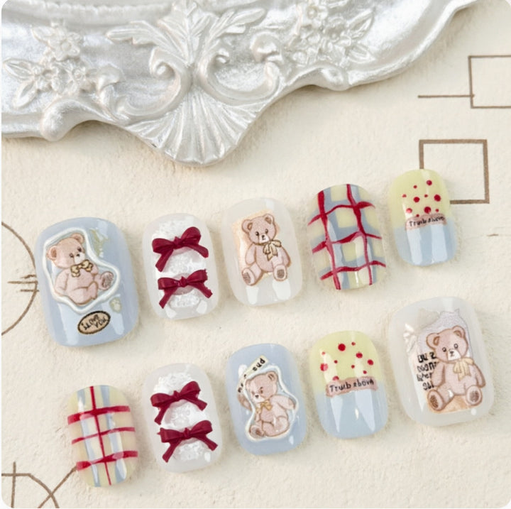 Cute artificial nails with bear motif Stornfield