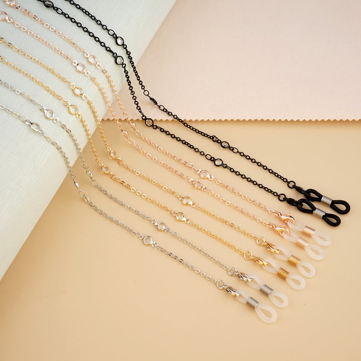 Elegant Chain Eyewear Holder Stornfield