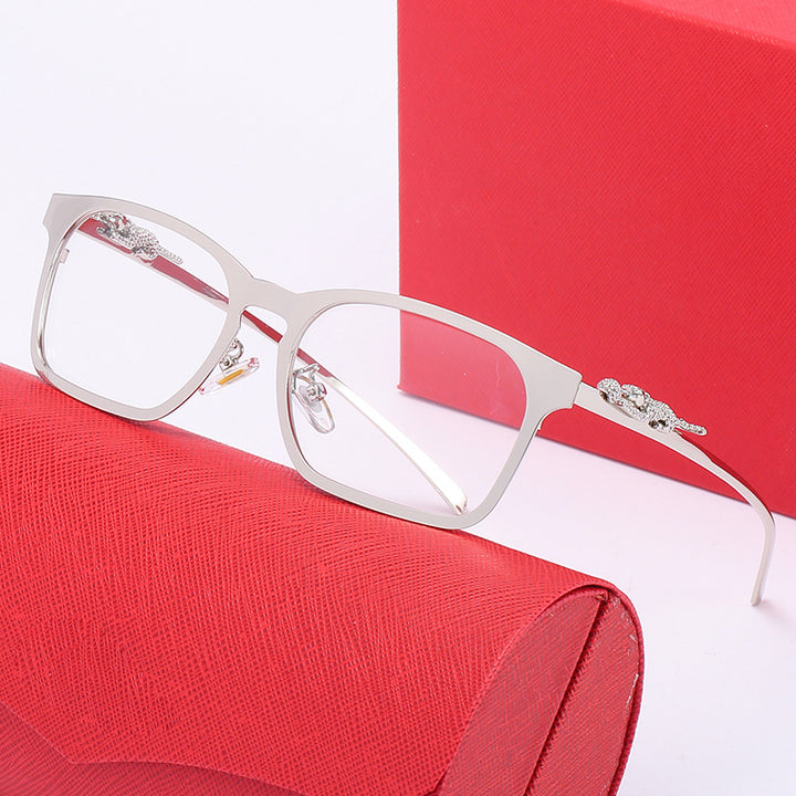 Women's fashionable oversized sunglasses with glamorous design and golden accents Stornfield