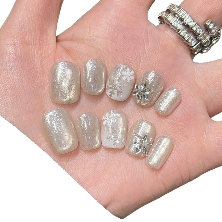 Artificial nails with festive snowflake design Stornfield