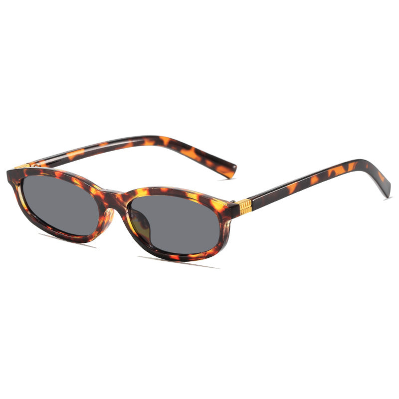 Elegant Vintage-Inspired Sunglasses Stornfield