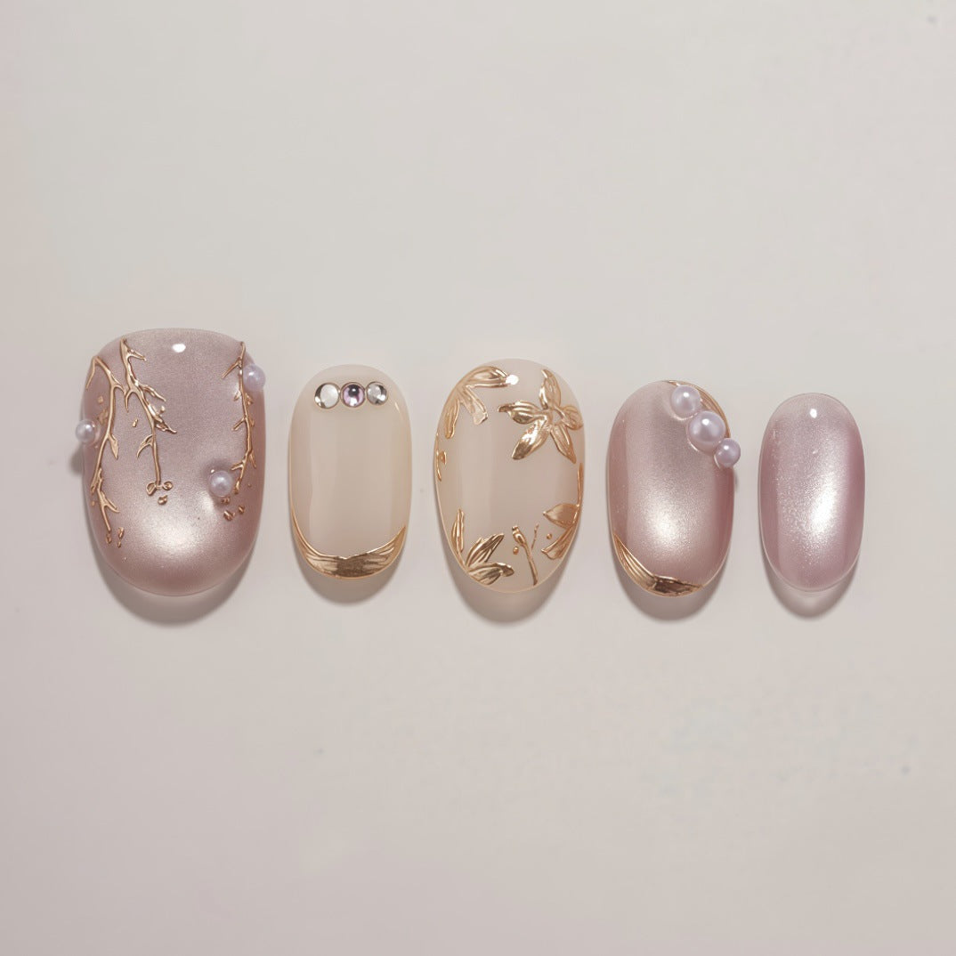 Elegant Floral-Design Press-On Nail Art Set