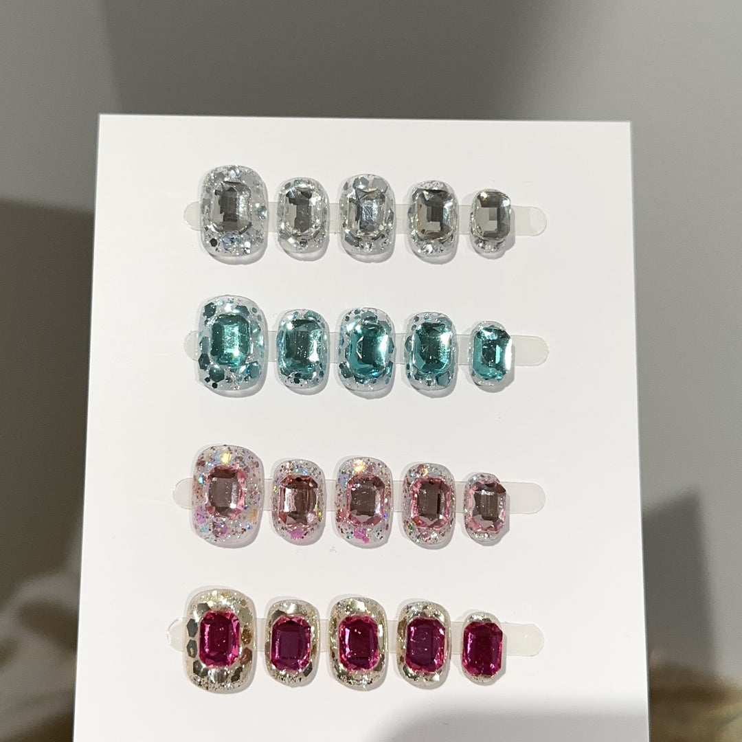 Sparkling Rhinestone 3D Press-On Nail Art