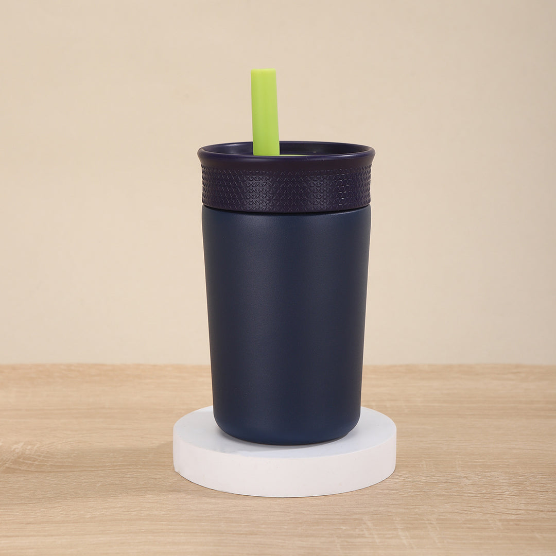 Ladies Insulated Drinking Bottle with Silicone Lid and Straw Stornfield