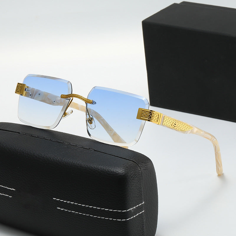 Ladies elegant sunglasses with luxurious, glittering frame Stornfield