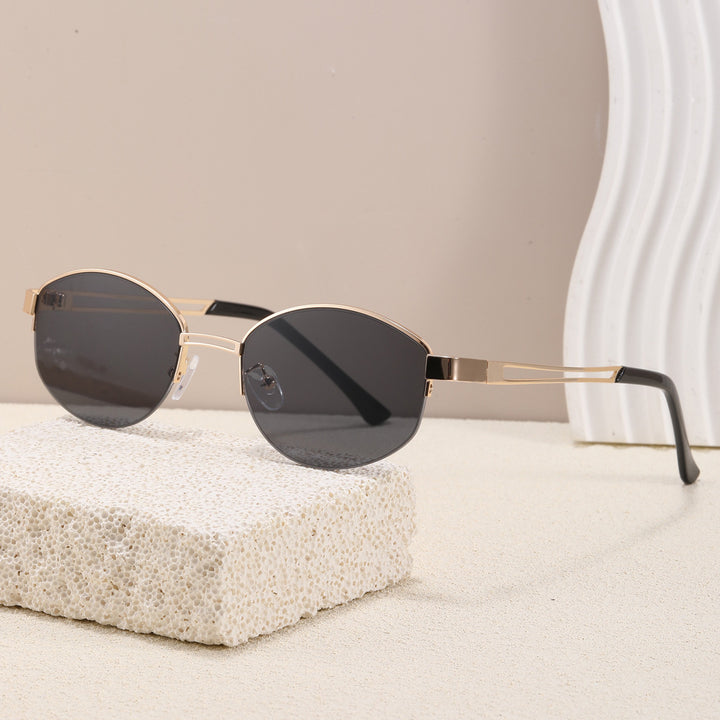 Fashionable glasses with elegant, oval shape Stornfield