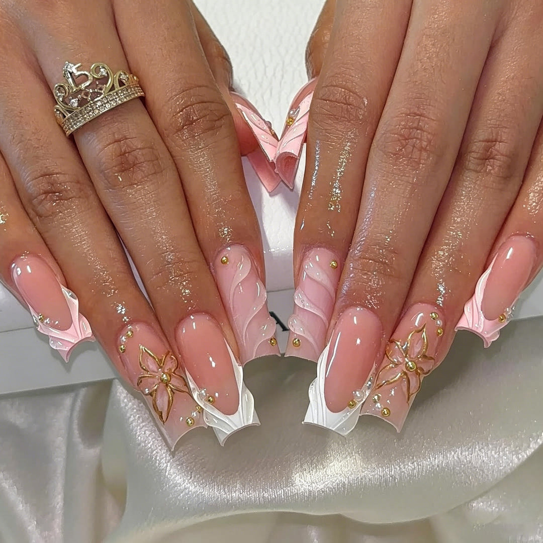 Artistic Nail Tips with Autumn Motifs Stornfield
