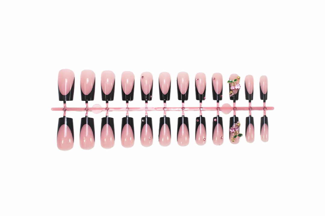 Artificial nail set with glamorous accents and elegant designs Stornfield