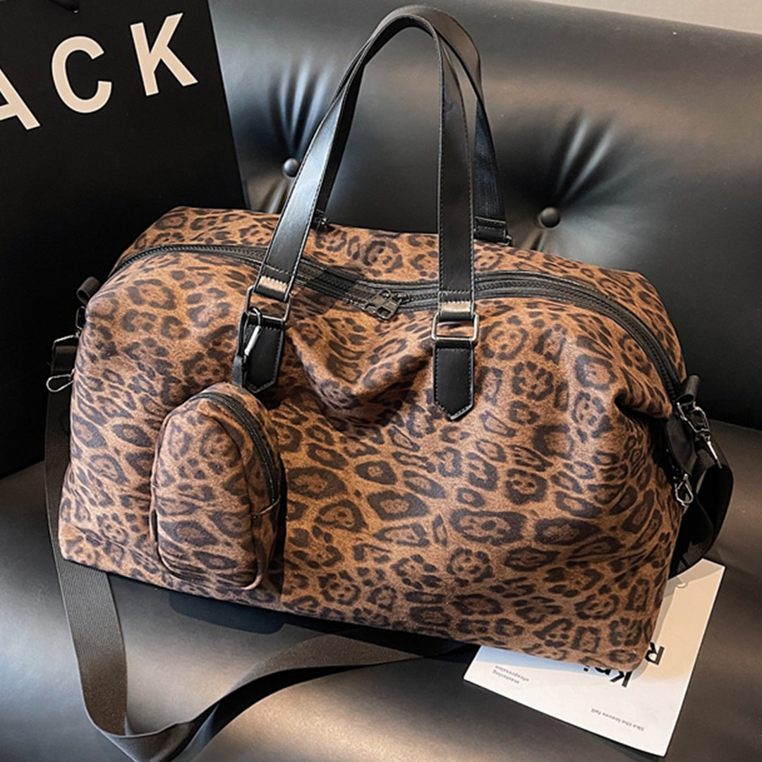 Weekend travel bag in fashionable leopard pattern Stornfield