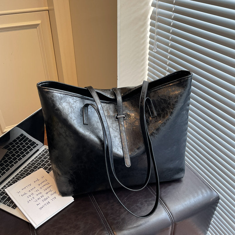 Elegant and Spacious Tote Bag Stornfield