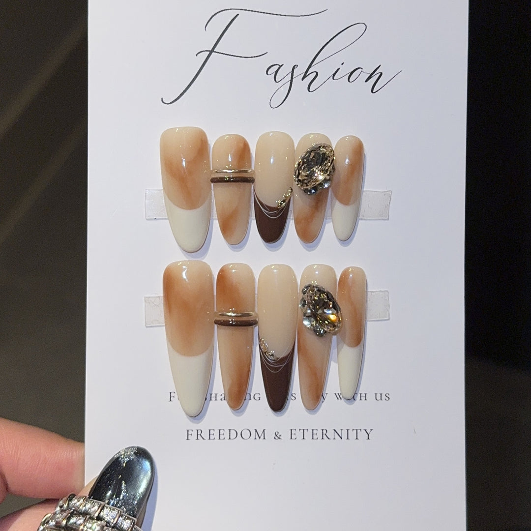 Artificial nail set with elegant glamour design Stornfield