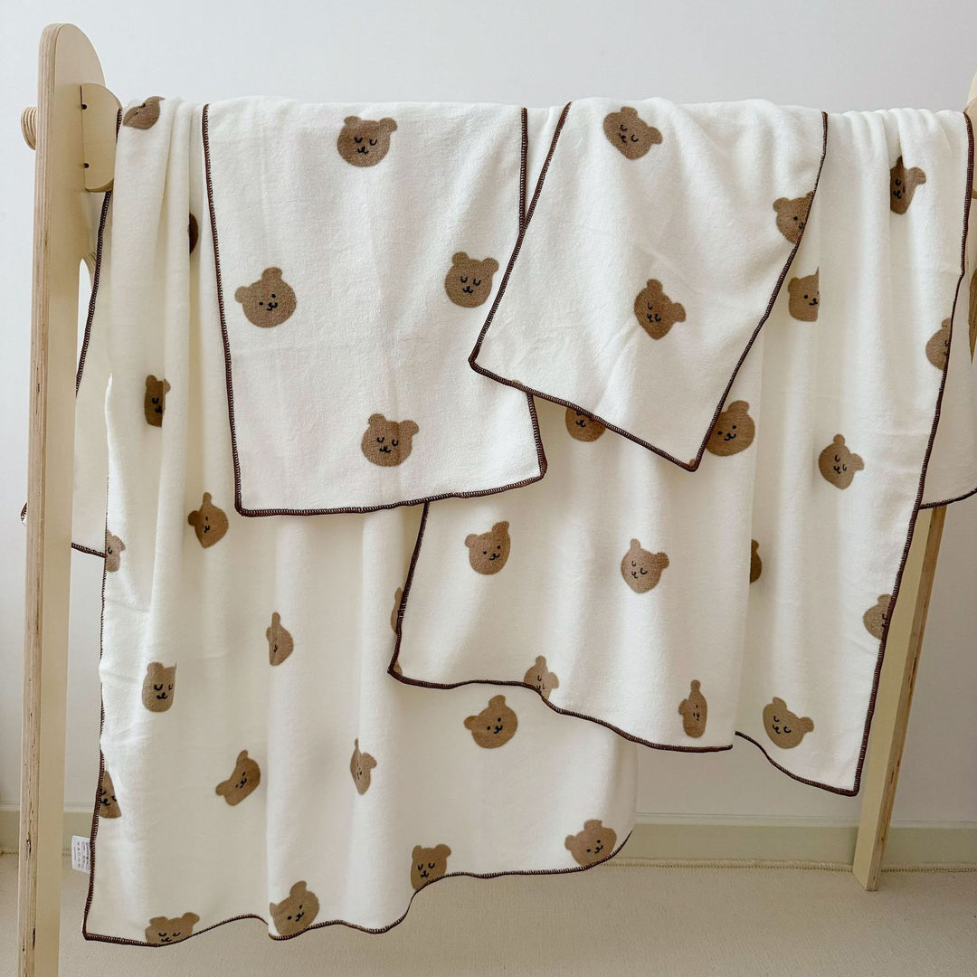 Cuddle blanket for baby and toddler with cute dog motif and soft microfleece