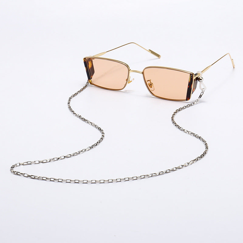Fashionable Eyewear with Stylish Chain Stornfield