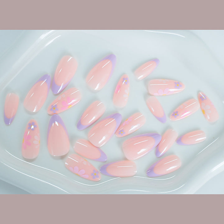 Chic Floral Nail Art Stornfield