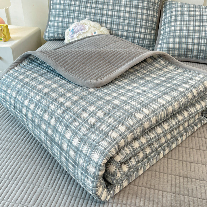Floral Patterned Quilted Bed Cover Set
