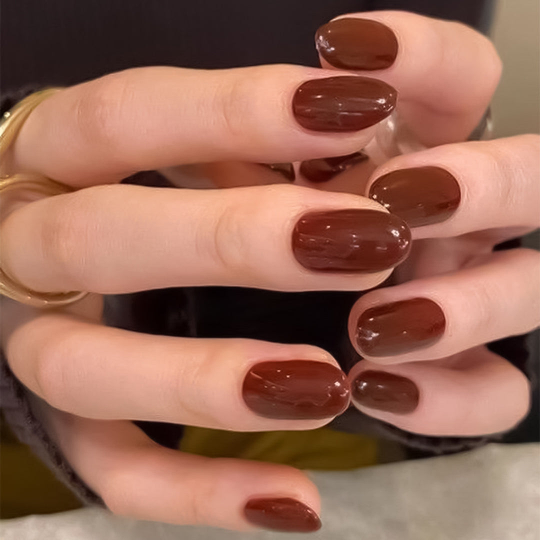 Elegant Nail Art with Gloss Finish Stornfield