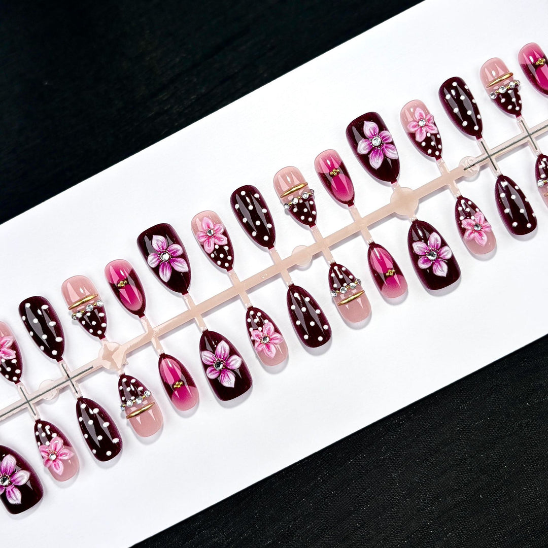 Decorative Press-On Nail Art Set with Floral Accents 1790746306
