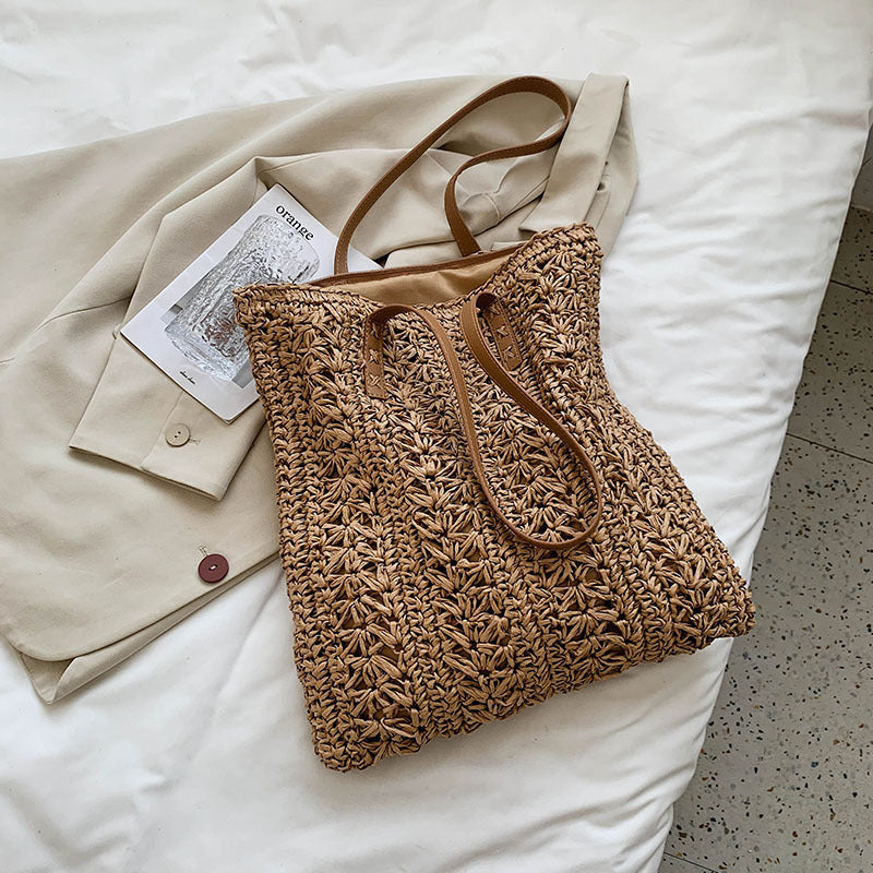 Bag made of woven natural material Stornfield