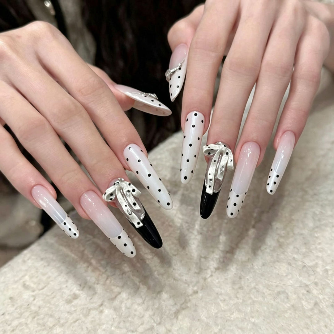 Artistic Press-On Nail Set Stornfield