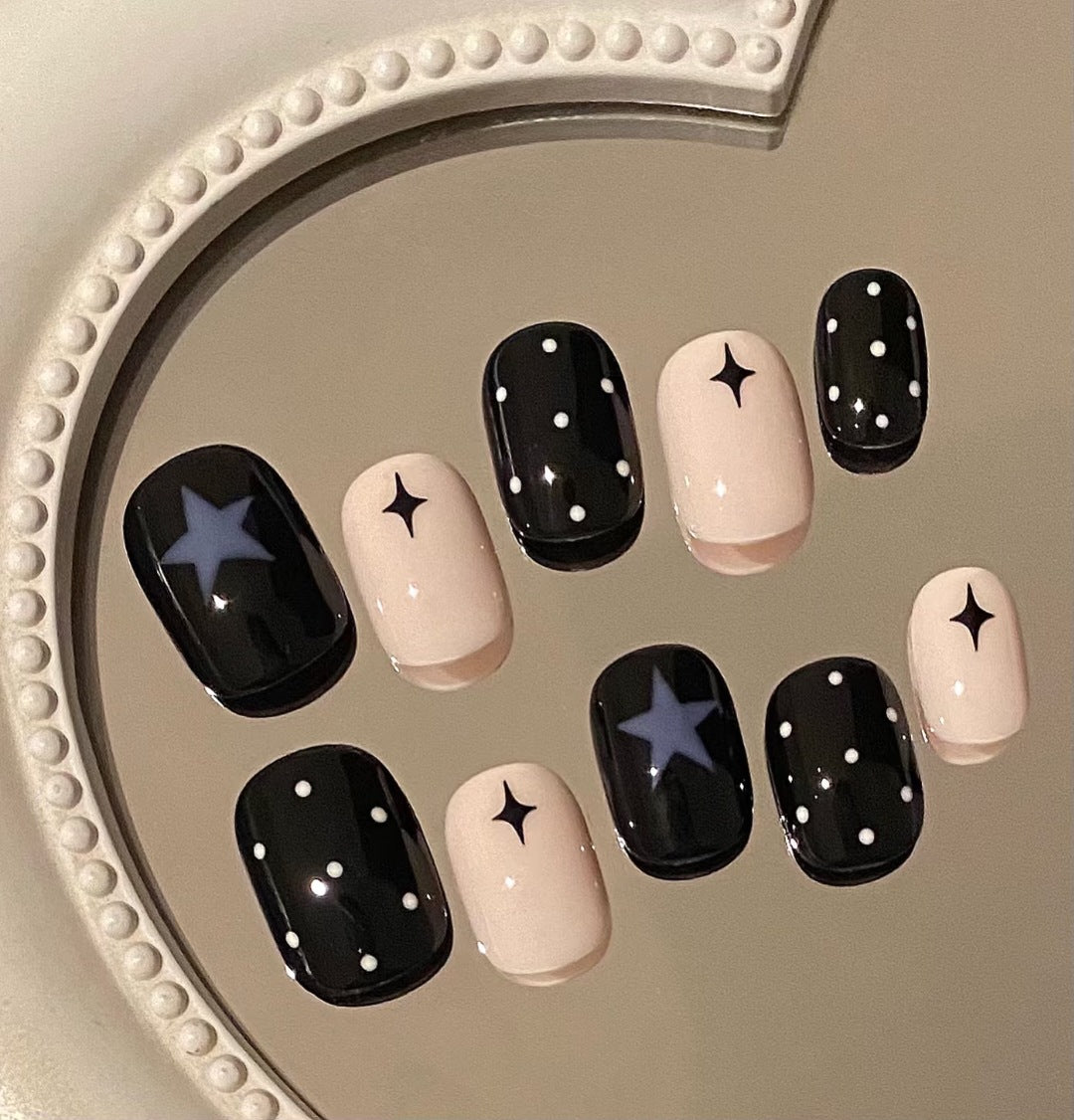 Decorative Press-On Nail Art Set with Stars and Dots