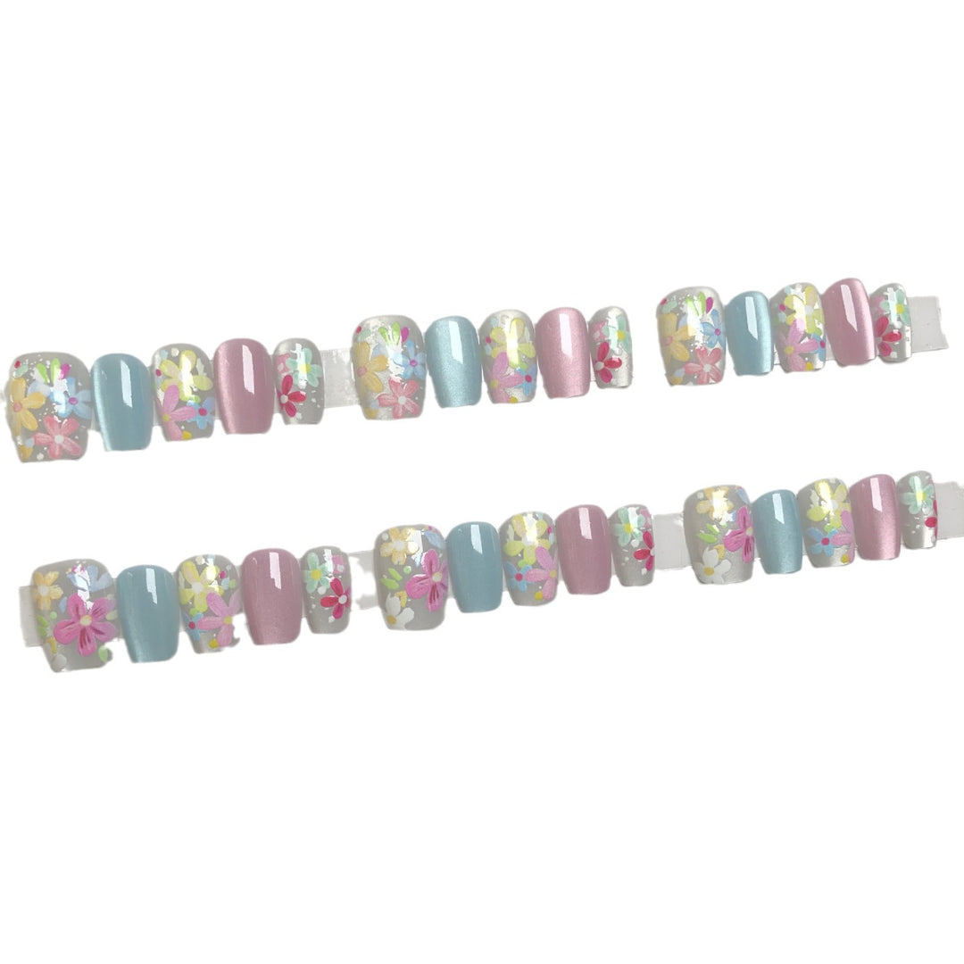 Floral-Themed Press-On Nail Art Set with Decorative Elements