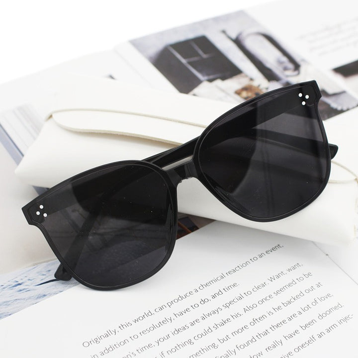 Ladies Oversized Sunglasses with Elegant Design Stornfield
