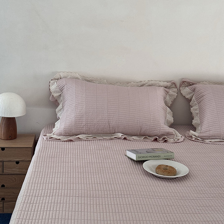 Quilted Reversible Linen-Blend Matelassé Bedspread Set with Ruffled Edge Pillow Shams