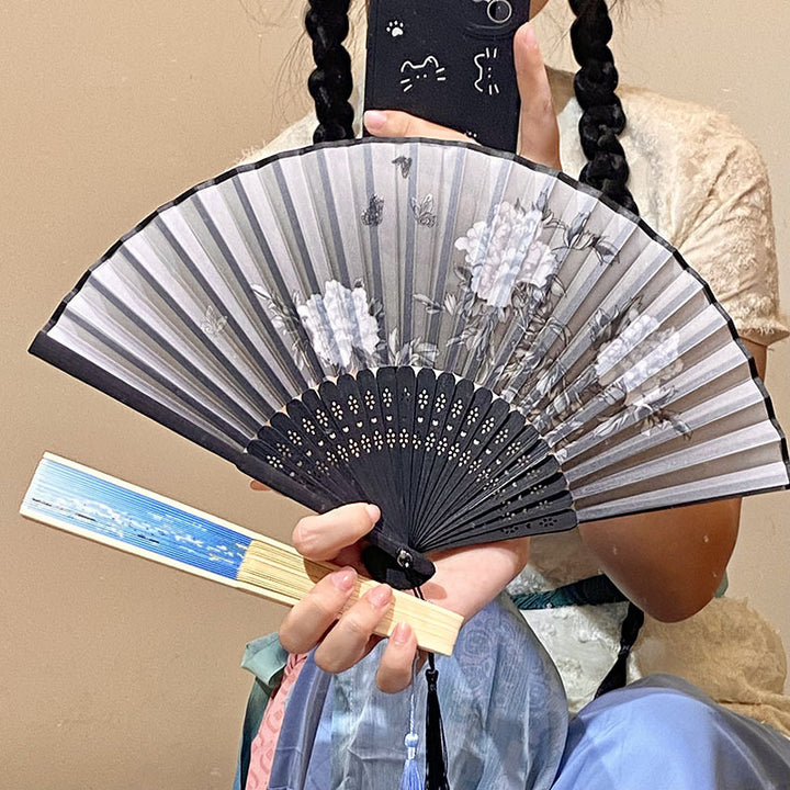 Handcrafted fan with Elegant flower pattern Stornfield