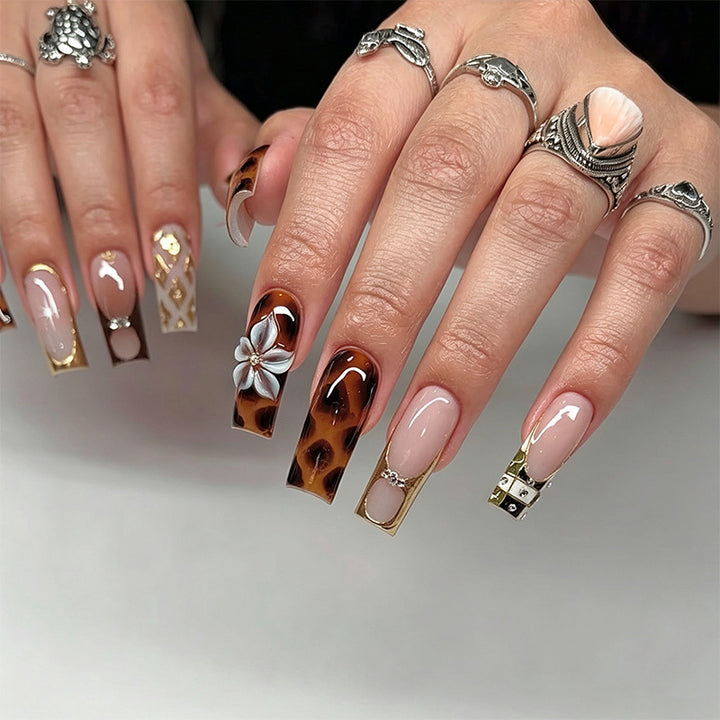 Artistic Nail Tips with Autumn Motifs Stornfield