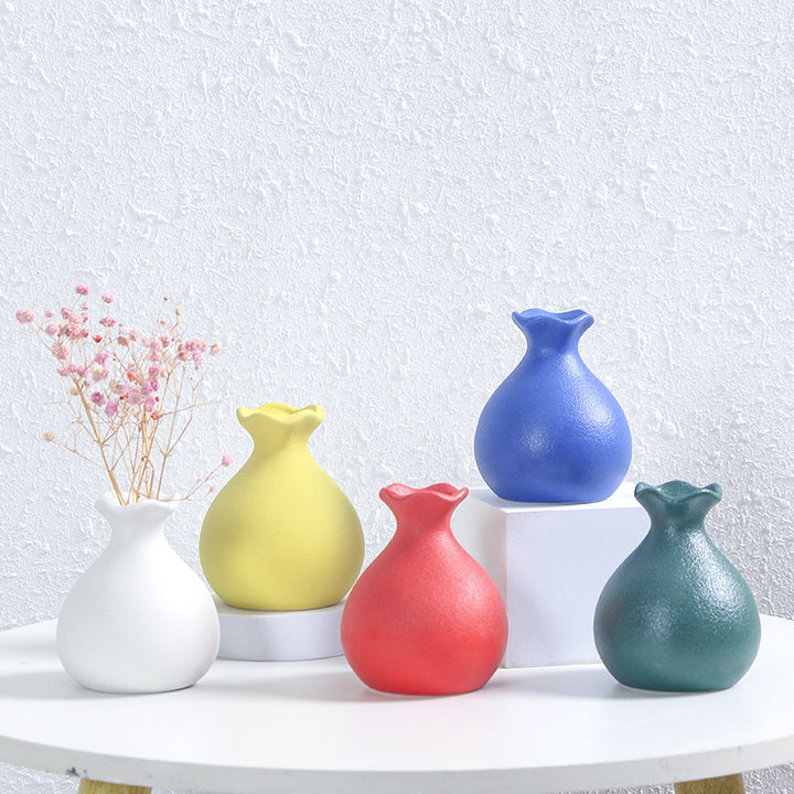 Unique Curved Ceramic Flower Vase Stornfeild