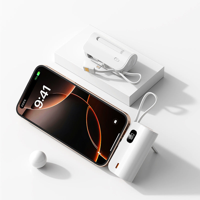 Portable chargers with USB-C and Lightning connection Stornfield