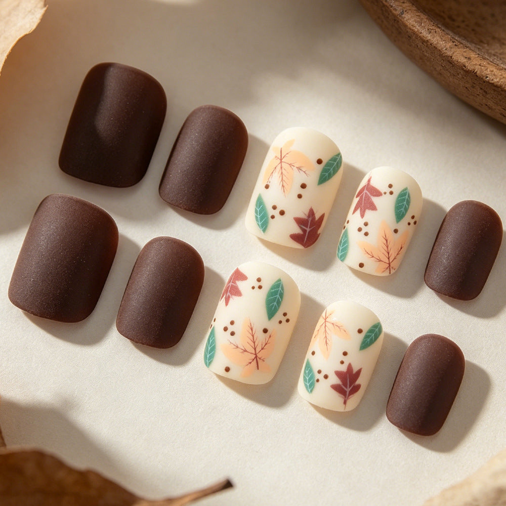 Fall-Themed Nail Art Stornfield