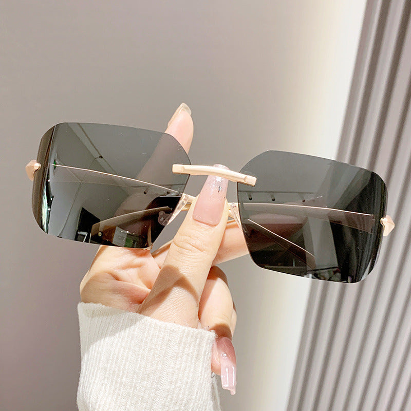 Women's fashion square sunglasses with embellished metal frame Stornfield