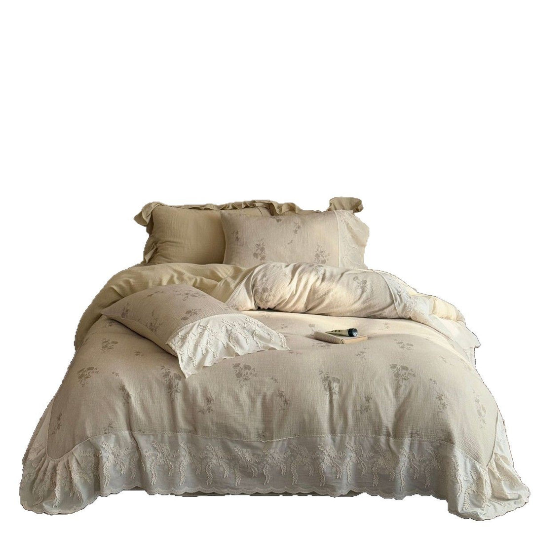 Romantic embroidered bedding set made of cotton-linen with lace frill