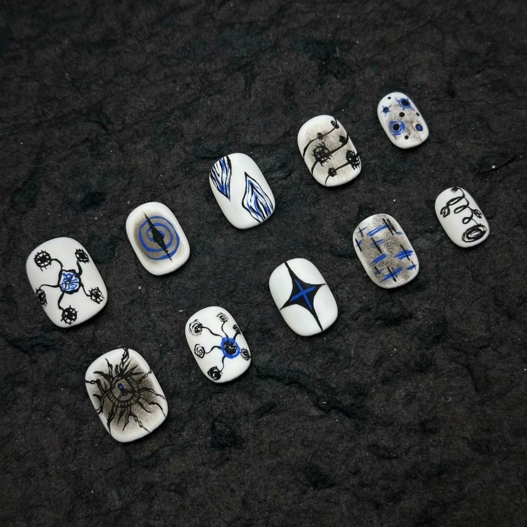 Artistic Cat-Themed Press-On Nail Art Set Stornfield