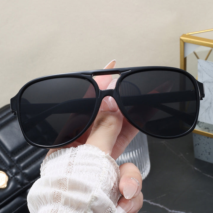Women’s Oversized Sunglasses with Sporty Design Stornfield