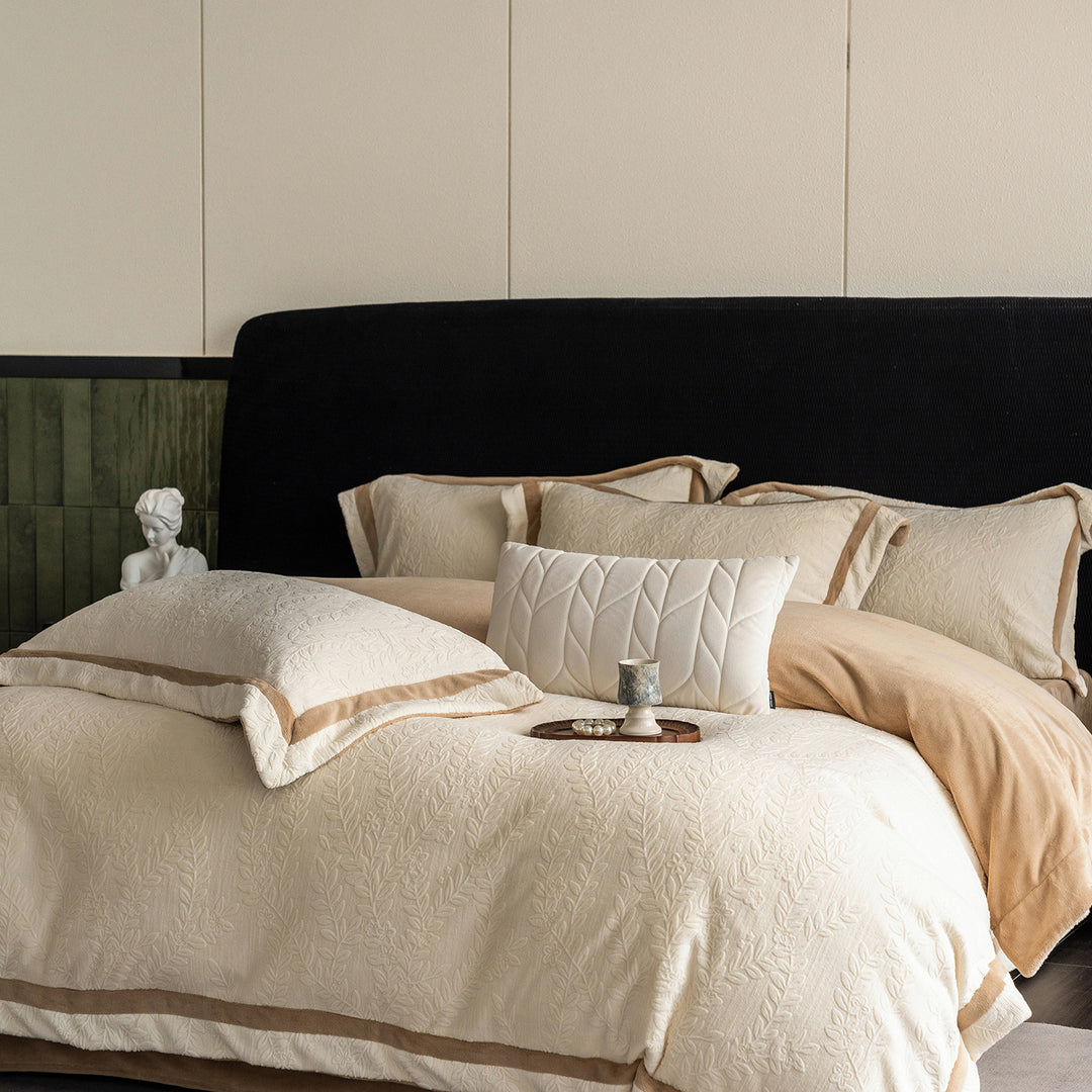 Luxurious velvet bedding set with relief structure and decorative trim