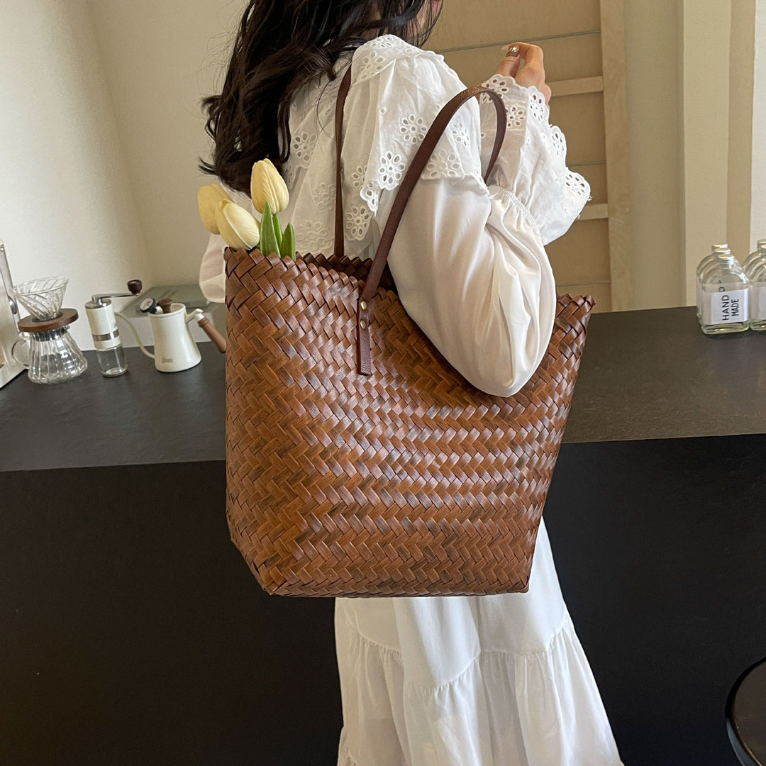 Elegant and Handcrafted Basket Bag Stornfield