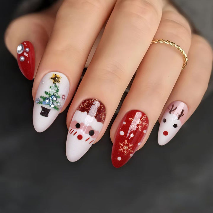 Creative artificial nails with Christmas motif Stornfield