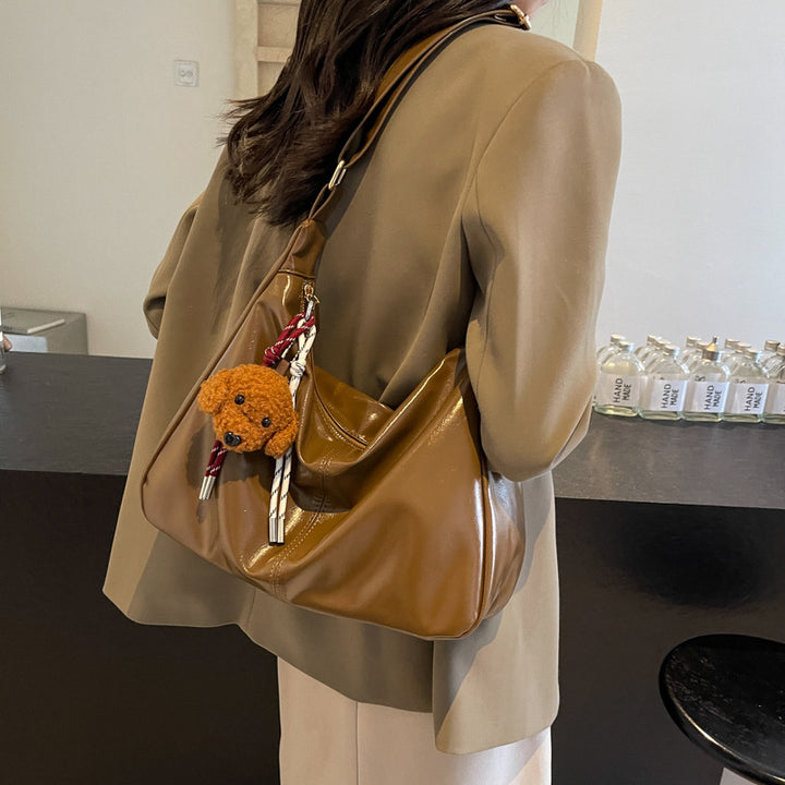 Shoulder bag with charming animal pendant Stornfield