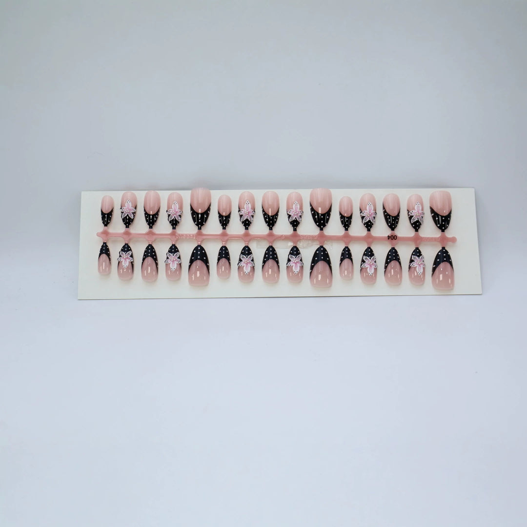 Artistic Press-On Nail Set with Floral Design Stornfield